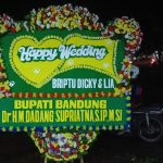 Toko Bunga Papan di Jalan Holist, Bandung